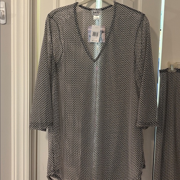 Jordan Taylor white and black beachwear outfit. Never eirn Large - Picture 2 of 4